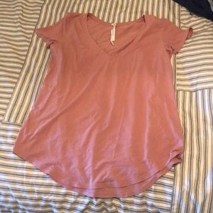 Lululemon love tee V